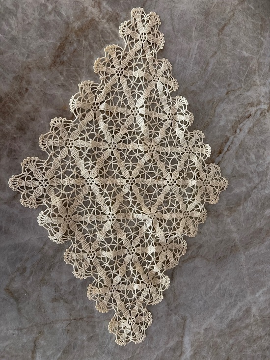 Other - Vintage Diamond Shapes Table Runner